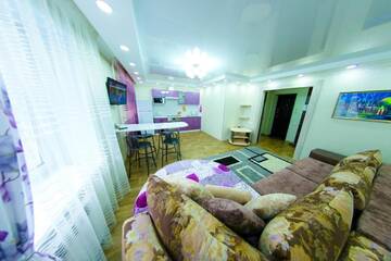 Фото номера Апартаменты с видом на горы Апартаменты Apartment on Republic Square г. Усть-Каменогорск 16
