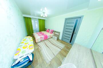 Фото номера Апартаменты с видом на горы Апартаменты Apartment on Republic Square г. Усть-Каменогорск 7