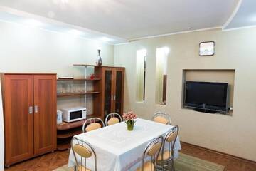 Фото номера Стандартные апартаменты Отель Tourist Hotel г. Усть-Каменогорск 9