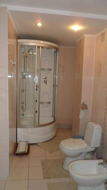 Фото номера Стандартные апартаменты Отель Tourist Hotel г. Усть-Каменогорск 12
