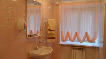 Фото номера Стандартные апартаменты Отель Tourist Hotel г. Усть-Каменогорск 13