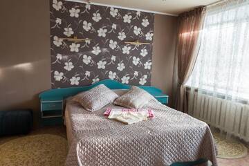 Фото номера Люкс с 1 спальней Отель Tourist Hotel г. Усть-Каменогорск 11