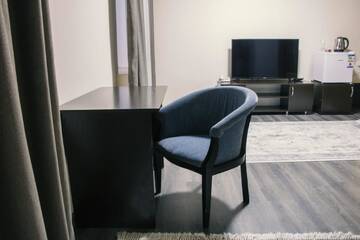 Фото номера Люкс с 1 спальней Отель AlPlaza г. Усть-Каменогорск 6