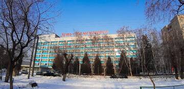 Фото номера Апартаменты с 2 спальнями Апартаменты 1 комнатная квартира, люкс, в центре города г. Усть-Каменогорск 13