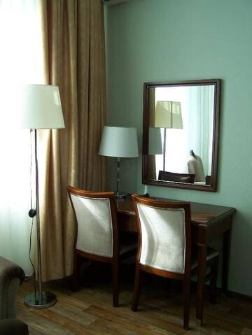 Фото номера Стандартный одноместный номер Отель Ainaline Hotel г. Усть-Каменогорск 5